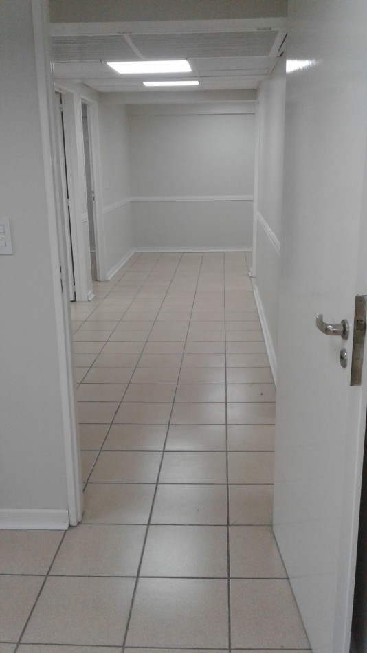 Elegante Piso para Consultorios para Centro Medico. Excelente Ubicacion!