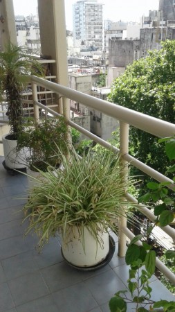 Precioso 3 Ambientes con Balcon y Vista Panoramica a La Plaza!