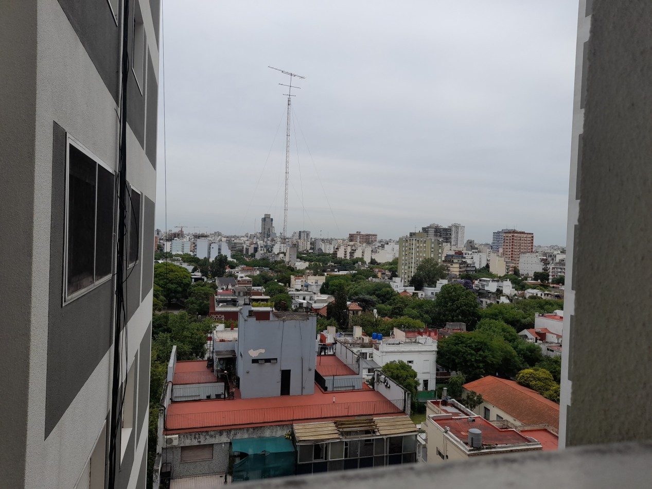 Vista abierta a la ciudad! 3 ambientes amoblado.