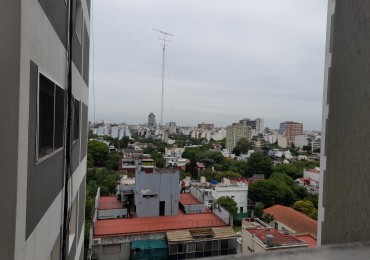 Vista abierta a la ciudad! 3 ambientes amoblado.