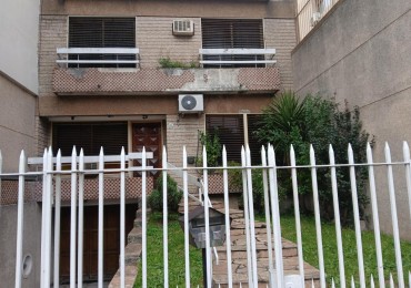 Confortable Casa de Tres Plantas y Garage, a metros de Parque Lezama!